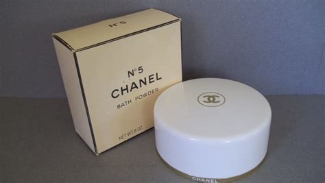 chanel no 5 powder smell|chanel number 5 dusting powder.